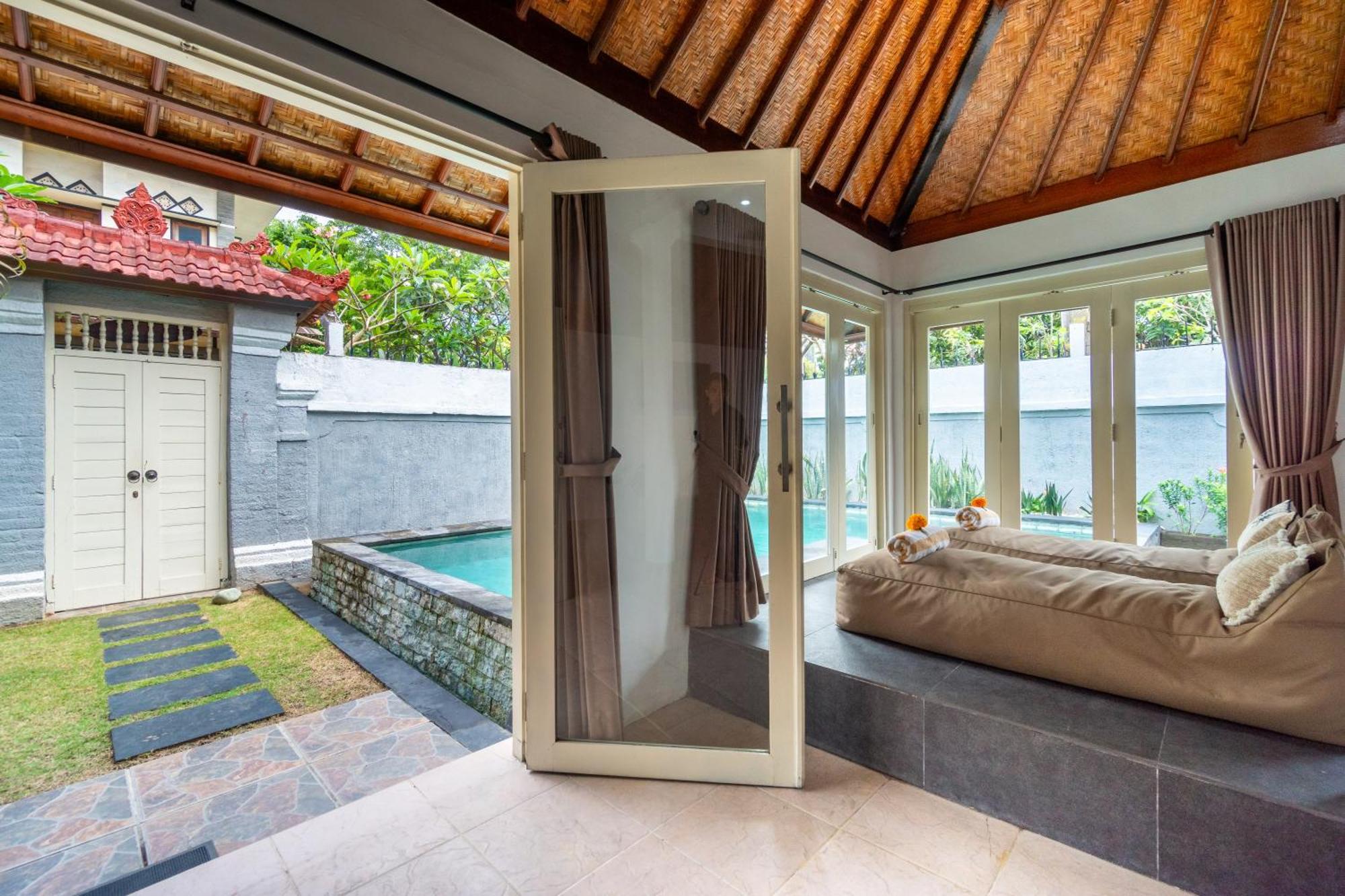 Putri Mila * Seminyak (Bali)